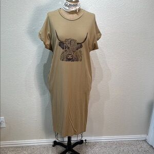 I Love Linen Women Small Tan T-Shirt Dress with Pockets Cow Graphic NWT